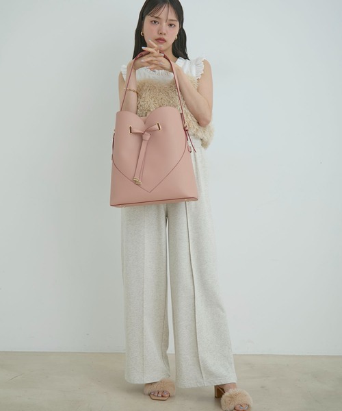 VIS(ビス)の「【A4収納】ハートカットバッグ(ラージサイズ)/追加(ショルダーバッグ・レディース・ブラック/ピンク/キナリ・FREE)」の21枚目の写真