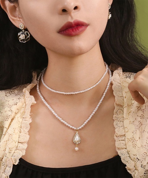 Miniministore(ミニミニストア)の「ツバキ ピアス 韓国 アクセサリー 女性(ピアス(両耳用)・レディース・ホワイト/ブラック・FREE)」の10枚目の写真
