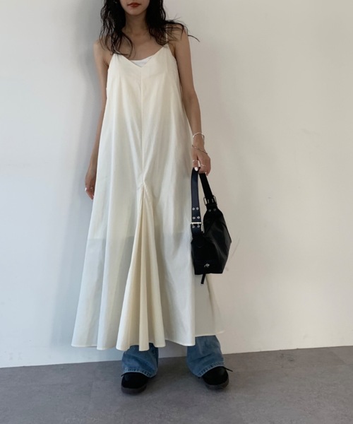 DRWCYS（ドロシーズ）の「フレアキャミワンピース（ワンピース・レディース・ホワイト/ブラック・FREE）」の14枚目の写真