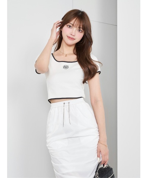 Darich（ダーリッチ）の「カメリアモチーフTシャツ（Tシャツ/カットソー・レディース・サックスブルー/ブラック/ホワイト・FREE）」の2枚目の写真