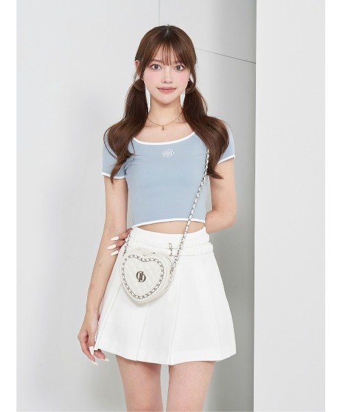 Darich（ダーリッチ）の「カメリアモチーフTシャツ（Tシャツ/カットソー・レディース・サックスブルー/ブラック/ホワイト・FREE）」の3枚目の写真