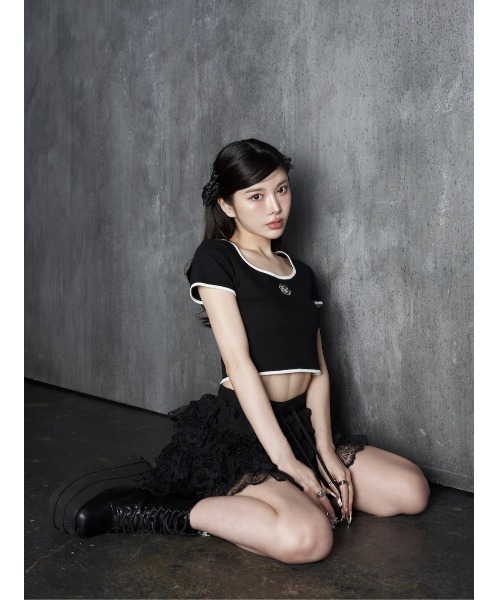 Darich（ダーリッチ）の「カメリアモチーフTシャツ（Tシャツ/カットソー・レディース・サックスブルー/ブラック/ホワイト・FREE）」の6枚目の写真