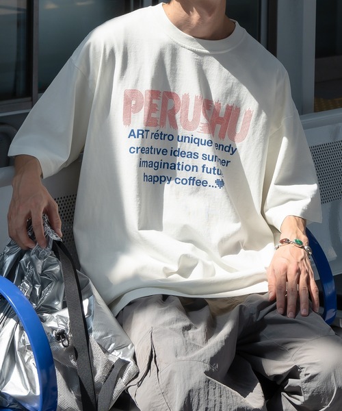 Perushu（ペルーシュ）の「レトロアソートプリントTシャツ（Tシャツ/カットソー・メンズ・ホワイト/ホワイト系/ブラウン系/チャコールグレー/グレー系・SMALL/MEDIUM/LARGE）」の3枚目の写真