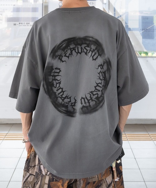 Perushu（ペルーシュ）の「レトロアソートプリントTシャツ（Tシャツ/カットソー・メンズ・ホワイト/ホワイト系/ブラウン系/チャコールグレー/グレー系・SMALL/MEDIUM/LARGE）」の4枚目の写真