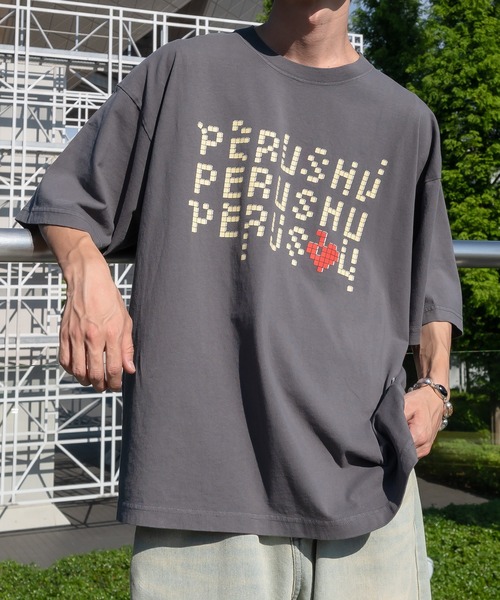 Perushu（ペルーシュ）の「レトロアソートプリントTシャツ（Tシャツ/カットソー・メンズ・ホワイト/ホワイト系/ブラウン系/チャコールグレー/グレー系・SMALL/MEDIUM/LARGE）」の6枚目の写真