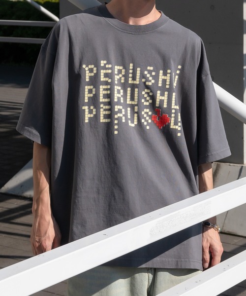 Perushu（ペルーシュ）の「レトロアソートプリントTシャツ（Tシャツ/カットソー・メンズ・ホワイト/ホワイト系/ブラウン系/チャコールグレー/グレー系・SMALL/MEDIUM/LARGE）」の7枚目の写真