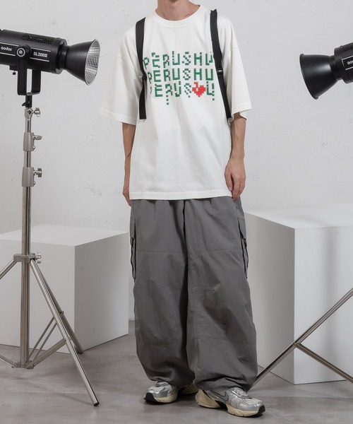 Perushu（ペルーシュ）の「レトロアソートプリントTシャツ（Tシャツ/カットソー・メンズ・ホワイト/ホワイト系/ブラウン系/チャコールグレー/グレー系・SMALL/MEDIUM/LARGE）」の13枚目の写真
