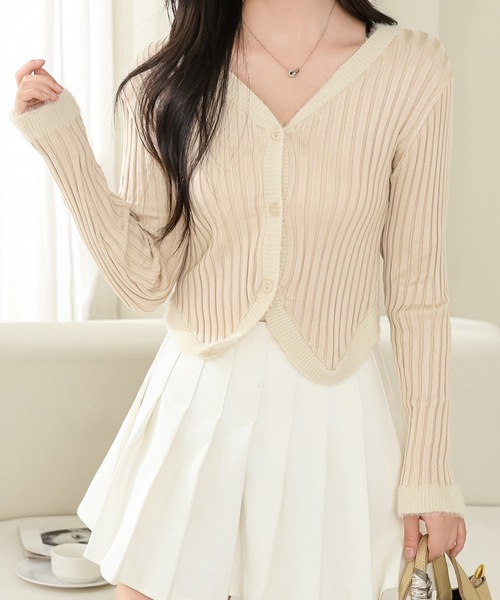 Lace Ladies(レースレディース)の「Vネック ファー付き リブ ニット プルオーバー(ニット/セーター・レディース・ベージュ/ホワイト/ピンク/ブラック・FREE)」の3枚目の写真