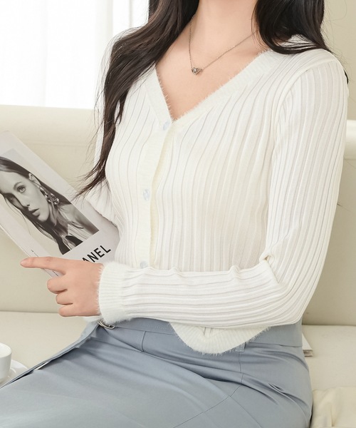 Lace Ladies(レースレディース)の「Vネック ファー付き リブ ニット プルオーバー(ニット/セーター・レディース・ベージュ/ホワイト/ピンク/ブラック・FREE)」の1枚目の写真
