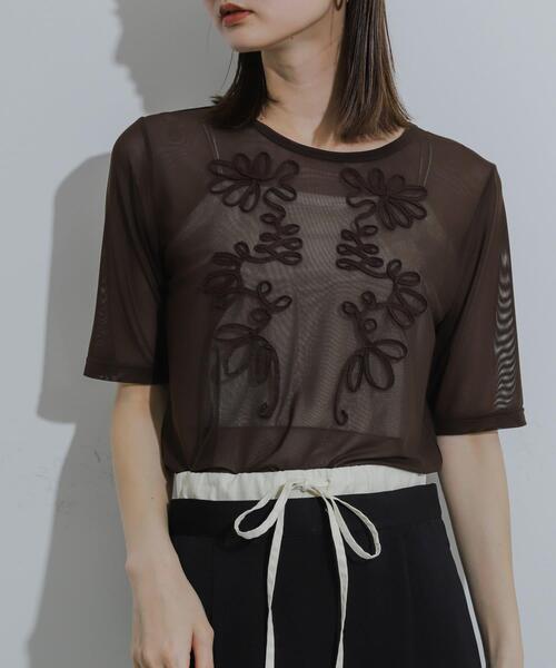 SENSE OF PLACE by URBAN RESEARCH（センスオブプレイスバイアーバンリサーチ）の「コードシシュウカットトップ（Tシャツ/カットソー・レディース・チャコールグレー/ブラウン/アイボリー・ONE）」の3枚目の写真