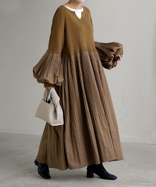 HUG.U（ハグユー）の「ぽわん袖 プリーツ×ニット ワンピース（ワンピース・レディース・グリーン/ライトグレー/ブラック/ダークベージュ・FREE）」の4枚目の写真