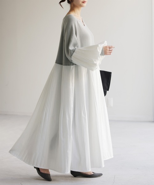 HUG.U（ハグユー）の「ぽわん袖 プリーツ×ニット ワンピース（ワンピース・レディース・グリーン/ライトグレー/ブラック/ダークベージュ・FREE）」の16枚目の写真