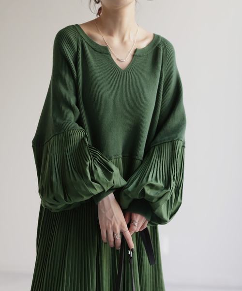 HUG.U（ハグユー）の「ぽわん袖 プリーツ×ニット ワンピース（ワンピース・レディース・グリーン/ライトグレー/ブラック/ダークベージュ・FREE）」の11枚目の写真