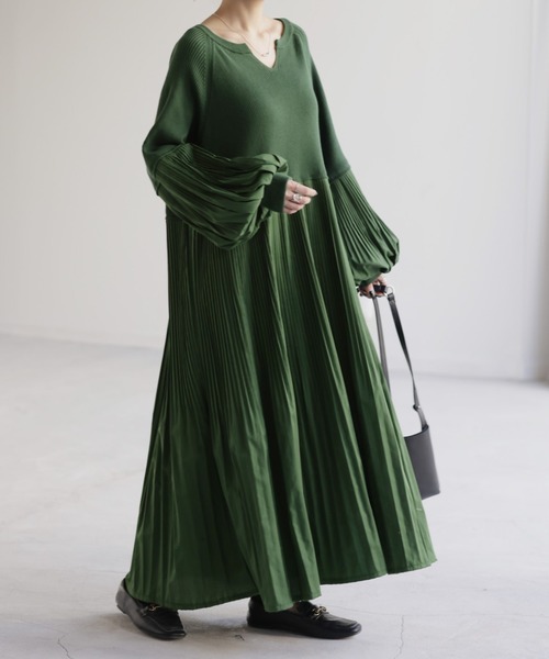 HUG.U（ハグユー）の「ぽわん袖 プリーツ×ニット ワンピース（ワンピース・レディース・グリーン/ライトグレー/ブラック/ダークベージュ・FREE）」の13枚目の写真