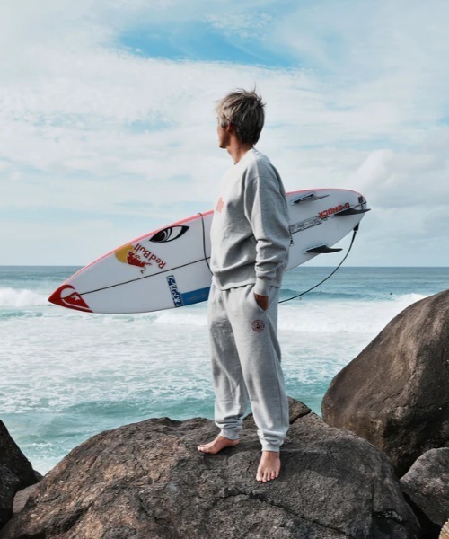 Quiksilver(クイックシルバー)の「THREE TREES FLEECE C/クイックシルバースウェットトレーナー(スウェット・メンズ・アイボリー/チャコールグレー/グレー・LARGE/MEDIUM/X-LARGE/SMALL)」の13枚目の写真