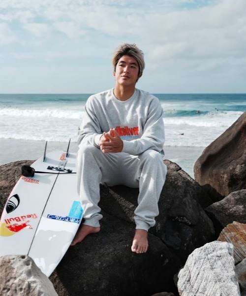 Quiksilver(クイックシルバー)の「THREE TREES FLEECE C/クイックシルバースウェットトレーナー(スウェット・メンズ・アイボリー/チャコールグレー/グレー・LARGE/MEDIUM/X-LARGE/SMALL)」の17枚目の写真