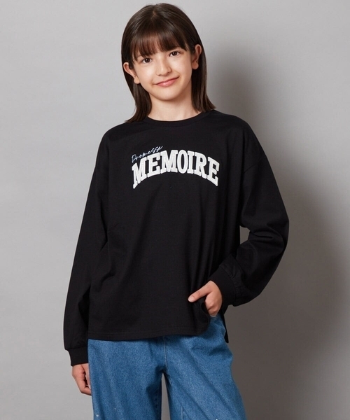 a.v.v（アーヴェヴェ）の「[120-130]サテンアップリケカレッジロゴロンＴ（Tシャツ/カットソー・キッズ・アイボリー/ブラック/ボルドー・120/130）」の2枚目の写真