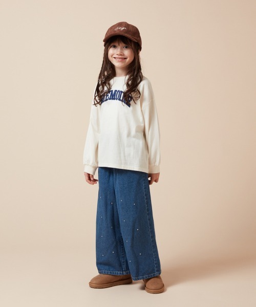 a.v.v（アーヴェヴェ）の「[120-130]サテンアップリケカレッジロゴロンＴ（Tシャツ/カットソー・キッズ・アイボリー/ブラック/ボルドー・120/130）」の4枚目の写真