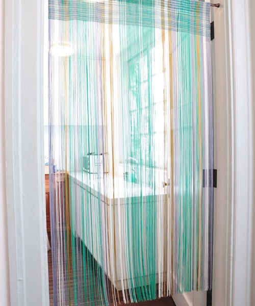 チャイハネ(チャイハネ)の「【チャイハネ】シャララストリングのれん(インテリア雑貨・レディース・ブラウン/ブルー/パープル/グリーン/ピンク/イエロー/オレンジ/ライトブルー/ピンク系その他・FREE)」の3枚目の写真