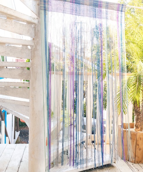 チャイハネ(チャイハネ)の「【チャイハネ】シャララストリングのれん(インテリア雑貨・レディース・ブラウン/ブルー/パープル/グリーン/ピンク/イエロー/オレンジ/ライトブルー/ピンク系その他・FREE)」の4枚目の写真