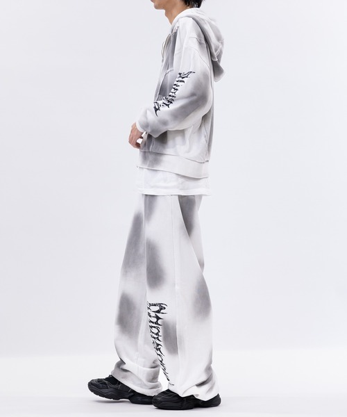 13】スプレー加工 ワイドスウェットパンツ（スウェットパンツ