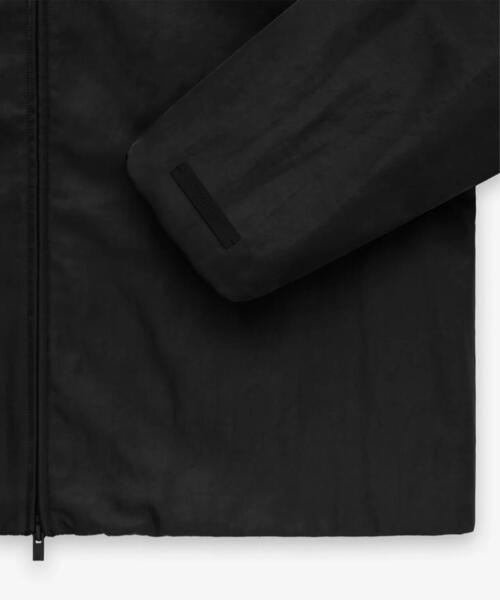 FOG ESSENTIALS(エフオージーエッセンシャルズ)の「Fear of God ESSENTIALS/FOG エッセンシャルズ/EXTURED NYLON TRUCKER JACKET(ナイロンジャケット・レディース・ブラック・L/XL/M/S)」の3枚目の写真