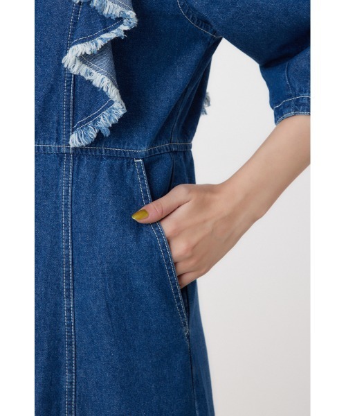 RODEO CROWNS WIDE BOWL（ロデオクラウンズワイドボウル）の「フリルデザインデニムロングワンピース（ワンピース・レディース・ブラック/ブルー・FREE）」の11枚目の写真