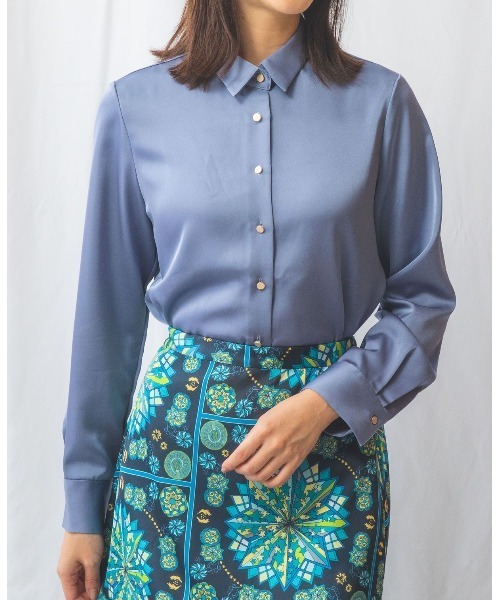 NARACAMICIE（ナラカミーチェ）の「【NARACAMICIE】サテン長袖シャツ（シャツ/ブラウス・レディース・ホワイト/ブルー/ネイビー・L/M/XL/XXL）」の3枚目の写真