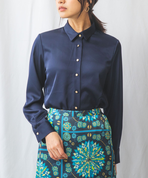 NARACAMICIE（ナラカミーチェ）の「【NARACAMICIE】サテン長袖シャツ（シャツ/ブラウス・レディース・ホワイト/ブルー/ネイビー・L/M/XL/XXL）」の14枚目の写真