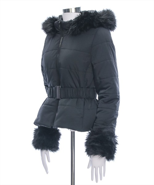 clear（クリア）の「ベルト付ファー中綿ダウン[大人可愛い 体型カバー もこもこ ファー] ≪2024AW新作≫（その他アウター・レディース・アイボリー/ブラック・F）」の7枚目の写真