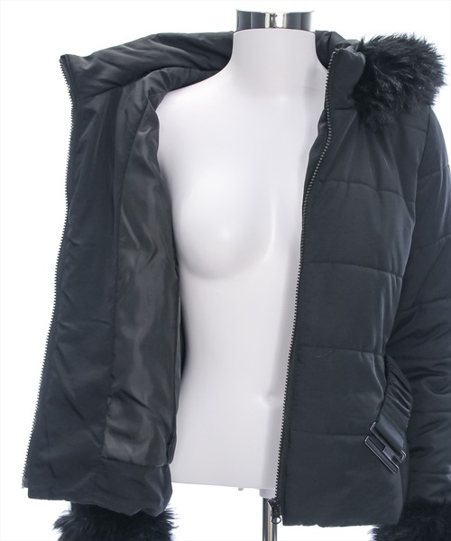 clear（クリア）の「ベルト付ファー中綿ダウン[大人可愛い 体型カバー もこもこ ファー] ≪2024AW新作≫（その他アウター・レディース・アイボリー/ブラック・F）」の13枚目の写真