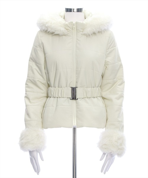 clear（クリア）の「ベルト付ファー中綿ダウン[大人可愛い 体型カバー もこもこ ファー] ≪2024AW新作≫（その他アウター・レディース・アイボリー/ブラック・F）」の11枚目の写真