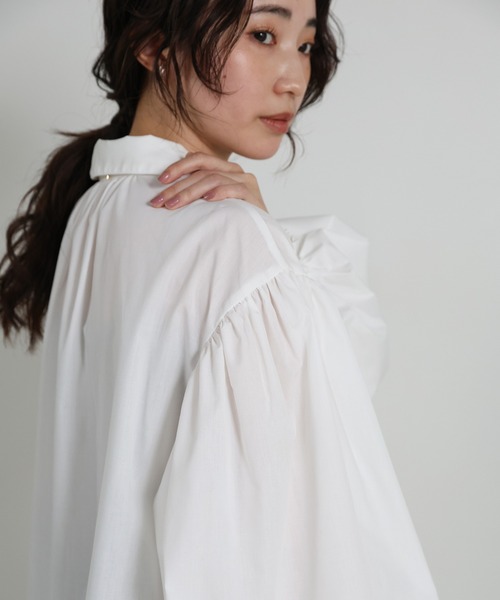 select MOCA Et(セレクトモカエト)の「【Et】Gathered Volume Sleeve Shirt(シャツ/ブラウス・レディース・ブルー/ブラック/ホワイト・FREE)」の8枚目の写真