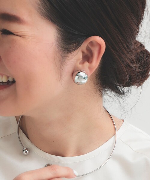 Demi-Luxe BEAMS（デミルクス ビームス）の「【1/15再値下げ】ボールイヤリング .M（イヤリング・レディース・シルバー/ゴールド・ONE SIZE）」の2枚目の写真