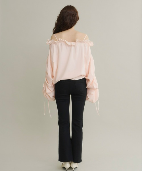 Olu.（オルドット）の「ストレートフレアデニム（デニムパンツ・レディース・ブラック/ライトブルー・1/0）」の5枚目の写真