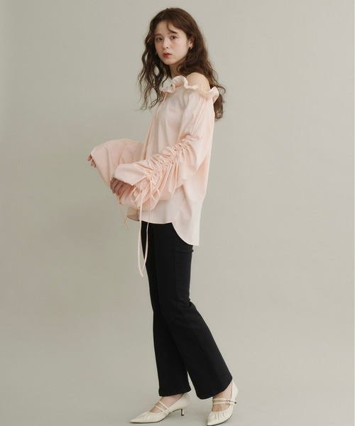 Olu.（オルドット）の「ストレートフレアデニム（デニムパンツ・レディース・ブラック/ライトブルー・1/0）」の8枚目の写真