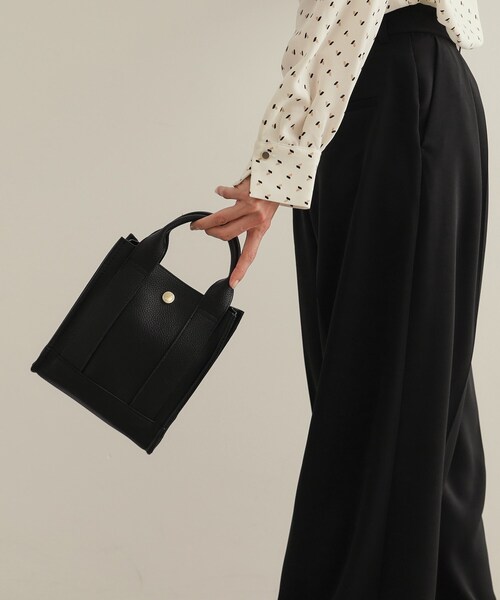 OPAQUE.CLIP（オペークドットクリップ）の「【軽量/長さ調整可能】スクエアミニショルダーバッグ（ショルダーバッグ・レディース・シルバー/イエロー系その他/ブラック/アイボリー・00）」の18枚目の写真