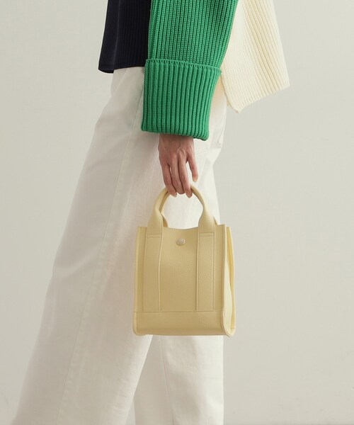 OPAQUE.CLIP（オペークドットクリップ）の「【軽量/長さ調整可能】スクエアミニショルダーバッグ（ショルダーバッグ・レディース・シルバー/イエロー系その他/ブラック/アイボリー・00）」の16枚目の写真