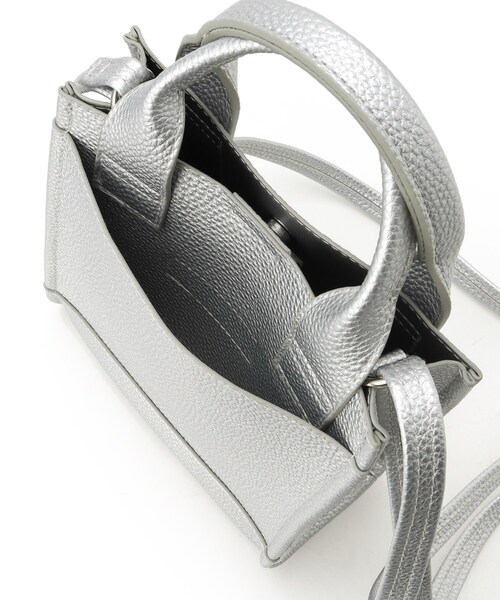 OPAQUE.CLIP（オペークドットクリップ）の「【軽量/長さ調整可能】スクエアミニショルダーバッグ（ショルダーバッグ・レディース・シルバー/イエロー系その他/ブラック/アイボリー・00）」の21枚目の写真