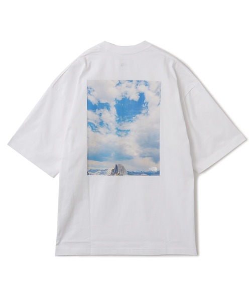 THE NORTH FACE(ザノースフェイス)の「THE NORTH FACE S/S YOSEMITE SCENERY TEE / ザ・ノース・フェイス ショートスリーブ ヨセミテ シーナリー ティー(Tシャツ/カットソー・メンズ・ホワイト/ネイビー/グレー/ブラック・XL/L/M/S)」の2枚目の写真
