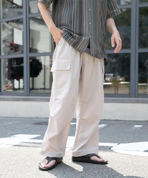 ITEMS URBANRESEARCH(アイテムズ アーバンリサーチ)の「ウエストイージー ポリカーゴパンツ(その他パンツ・メンズ・アイボリー/カーキ/ブラック・SMALL/LARGE/MEDIUM)」の5枚目の写真