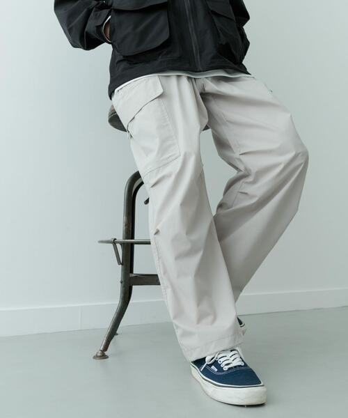 ITEMS URBANRESEARCH(アイテムズ アーバンリサーチ)の「ウエストイージー ポリカーゴパンツ(その他パンツ・メンズ・アイボリー/カーキ/ブラック・SMALL/LARGE/MEDIUM)」の11枚目の写真
