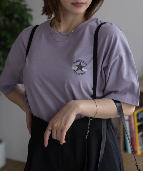 CONVERSE(コンバース)の「CONVERSE ワンポイントパッチ刺繍Tシャツ(Tシャツ/カットソー・レディース・イエロー/パープル/ホワイト/チャコールグレー・M/L)」の3枚目の写真