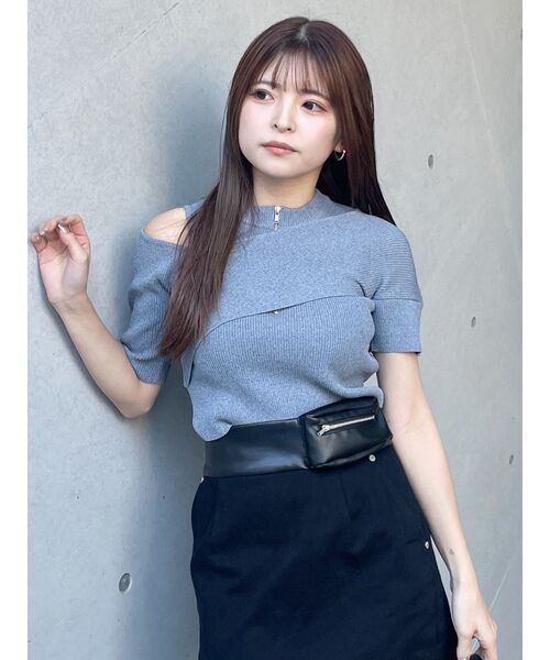 MURUA(ムルーア)の「ワンサイドオフショルジップニット(ニット/セーター・レディース・ベージュ/グレー/ブラック/ホワイト・FREE)」の22枚目の写真