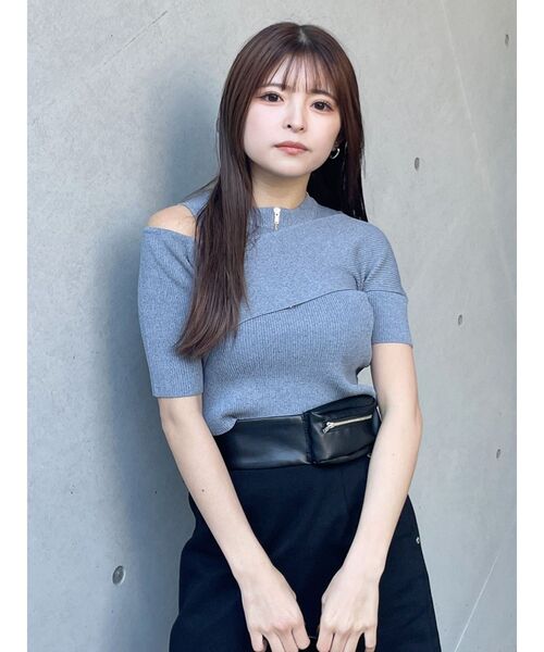 MURUA（ムルーア）の「ワンサイドオフショルジップニット（ニット/セーター・レディース・ベージュ/グレー/ブラック/ホワイト・FREE）」の10枚目の写真