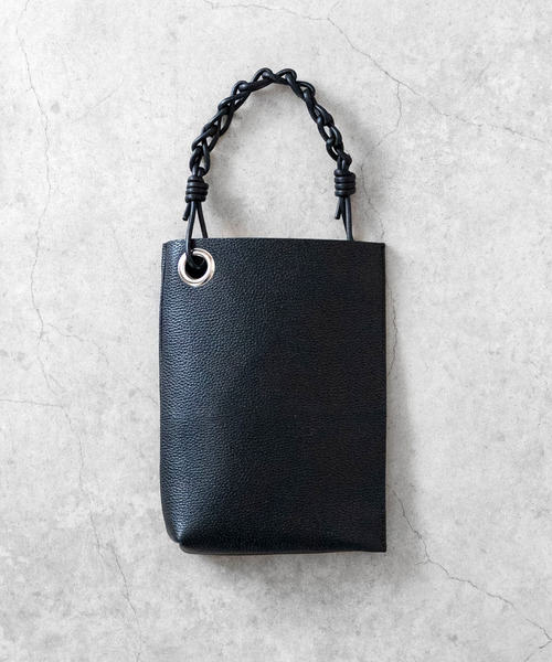 Senti（センティ）の「SENTI センティ / SHRINK LEATHER CHAIN HANDLE MINI BAG シュリンクレザーチェーンハンドルトートバッグ / 3037（トートバッグ・メンズ・ブラック系その他/ブラック/アイボリー・FREE）」の8枚目の写真