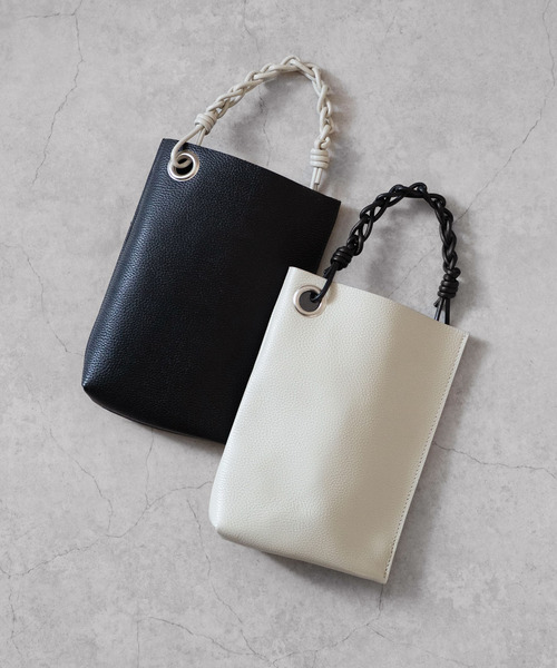 Senti（センティ）の「SENTI センティ / SHRINK LEATHER CHAIN HANDLE MINI BAG シュリンクレザーチェーンハンドルトートバッグ / 3037（トートバッグ・メンズ・ブラック系その他/ブラック/アイボリー・FREE）」の16枚目の写真