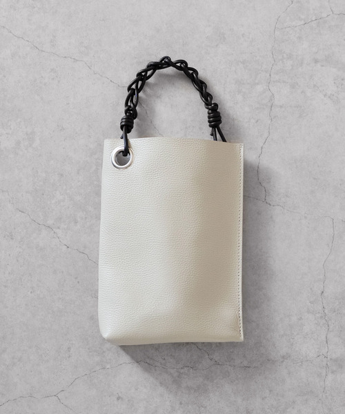 Senti（センティ）の「SENTI センティ / SHRINK LEATHER CHAIN HANDLE MINI BAG シュリンクレザーチェーンハンドルトートバッグ / 3037（トートバッグ・メンズ・ブラック系その他/ブラック/アイボリー・FREE）」の17枚目の写真