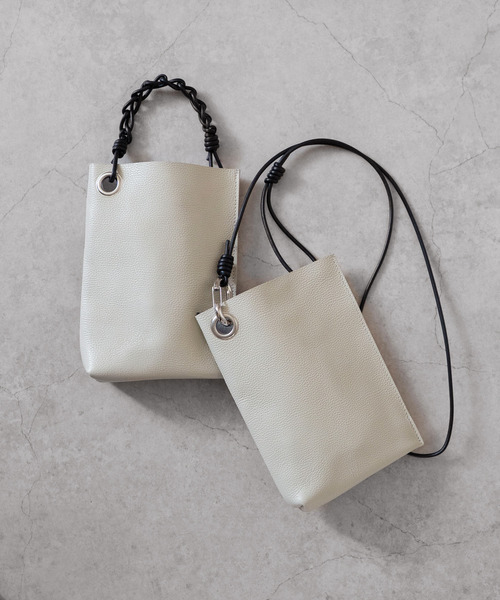 Senti（センティ）の「SENTI センティ / SHRINK LEATHER CHAIN HANDLE MINI BAG シュリンクレザーチェーンハンドルトートバッグ / 3037（トートバッグ・メンズ・ブラック系その他/ブラック/アイボリー・FREE）」の21枚目の写真