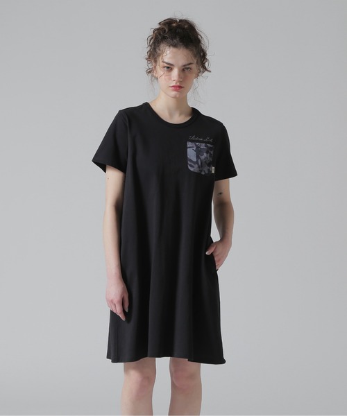 AVIREX(アヴィレックス)の「BACK FLARE SATIN CAMO COMBI ONE PIECE/バックフレアーサテンカモコンビワンピース(ワンピース・レディース・ベージュ/ブラック/オリーブ・S/M/L)」の4枚目の写真